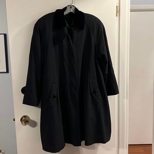 American Bazaar black raincoat with button in lining